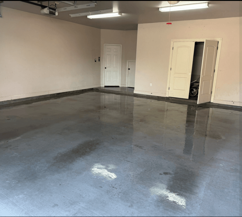 Garage concrete pressure washing Louisiana
